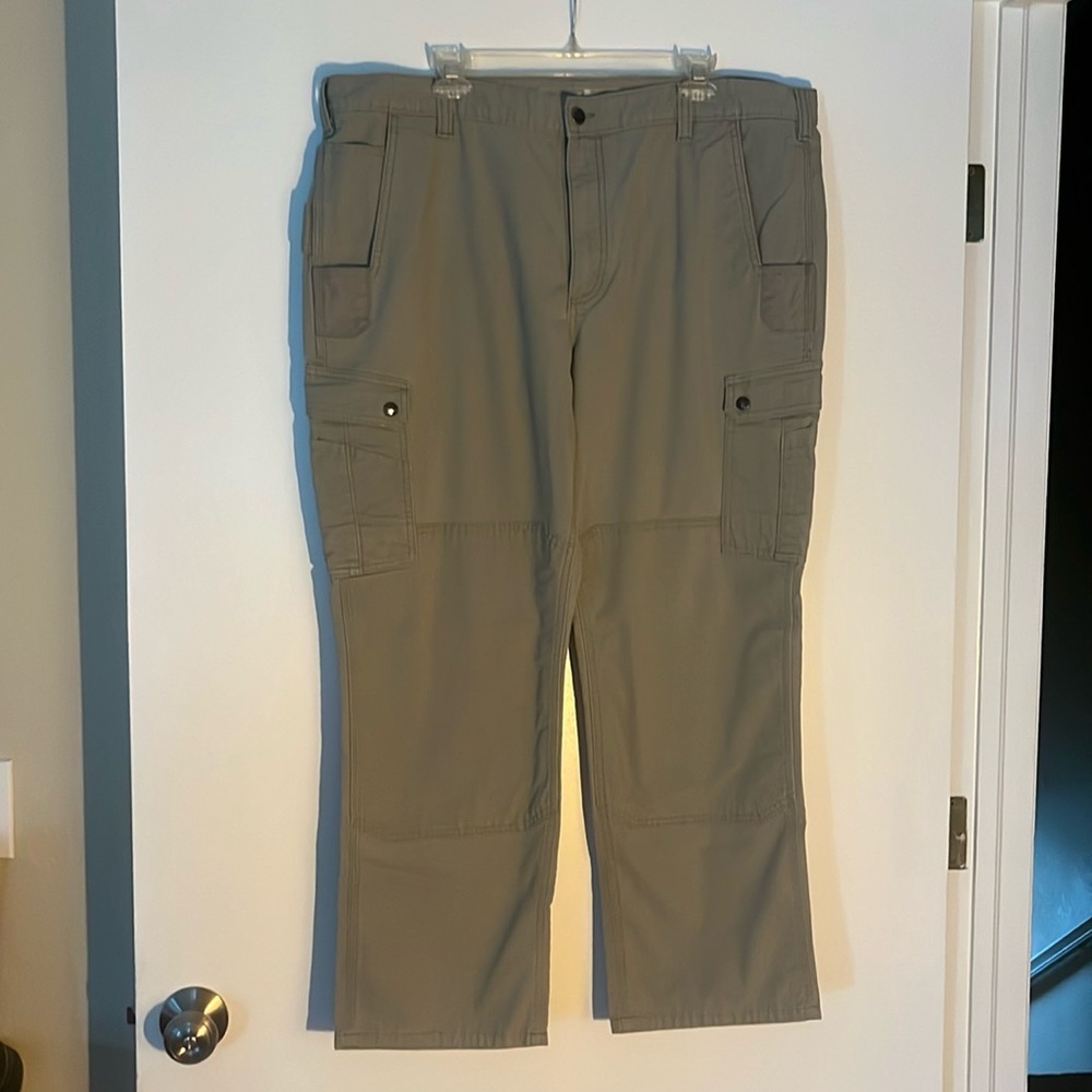 4 pair Men’s Carhartt cargo work pants all size 42x30